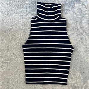 Hollister turtleneck crop top